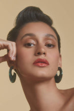 Load image into Gallery viewer, TRUE GLOSS
